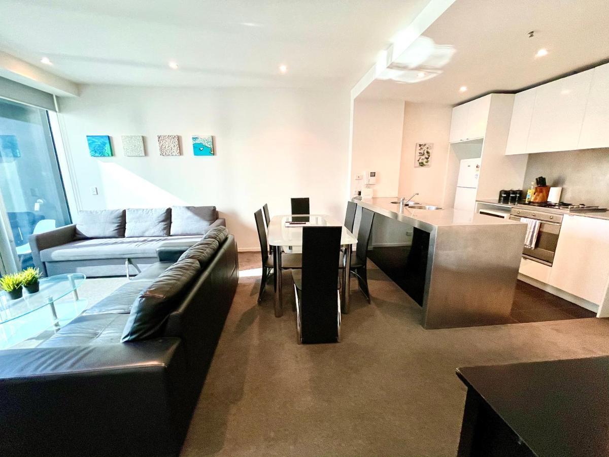 Readyset Apartments At Liberty Melbourne Esterno foto