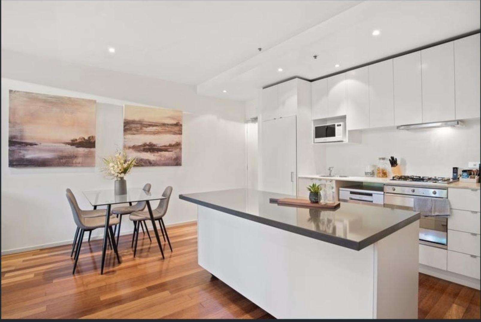 Readyset Apartments At Liberty Melbourne Esterno foto