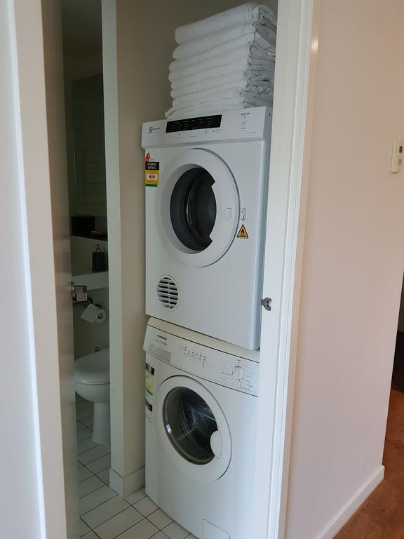 Readyset Apartments At Liberty Melbourne Esterno foto