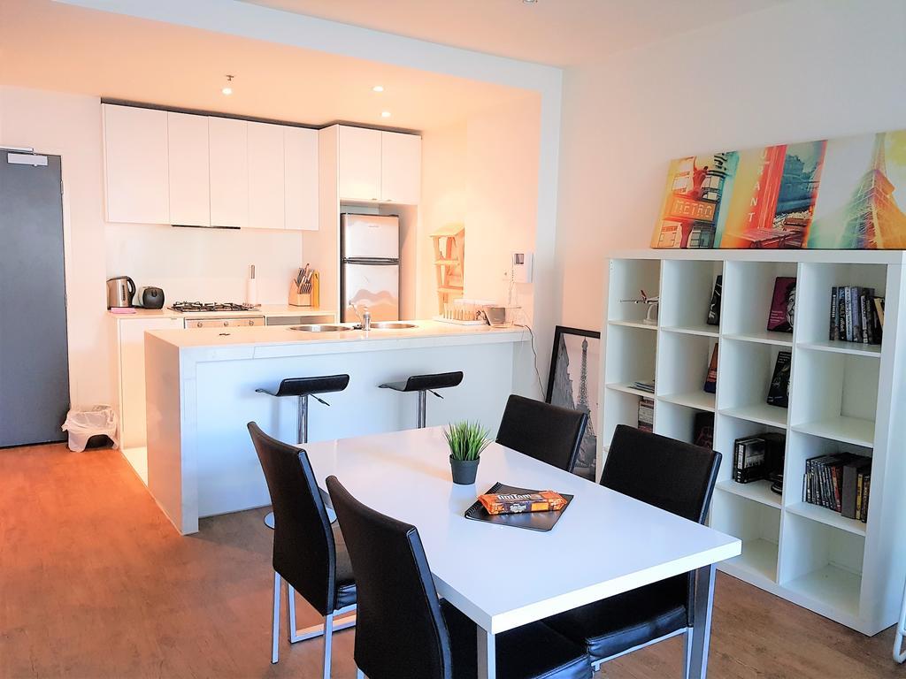 Readyset Apartments At Liberty Melbourne Esterno foto