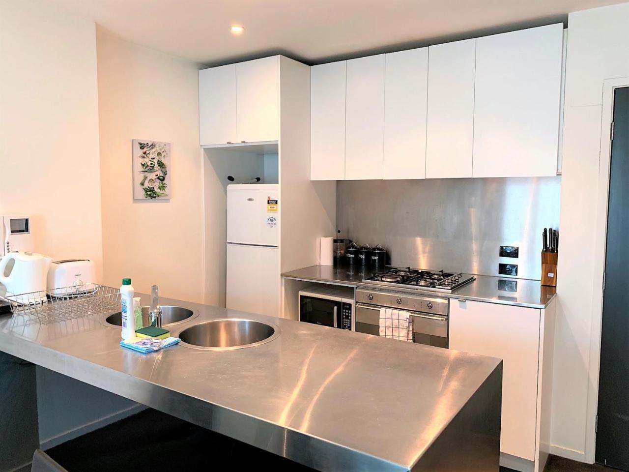 Readyset Apartments At Liberty Melbourne Esterno foto